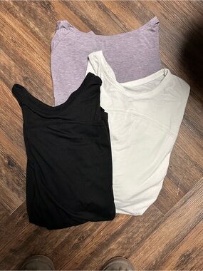 GAP Women’s Scoop Neck Tank Tops – Black, Light Gray, Lavender